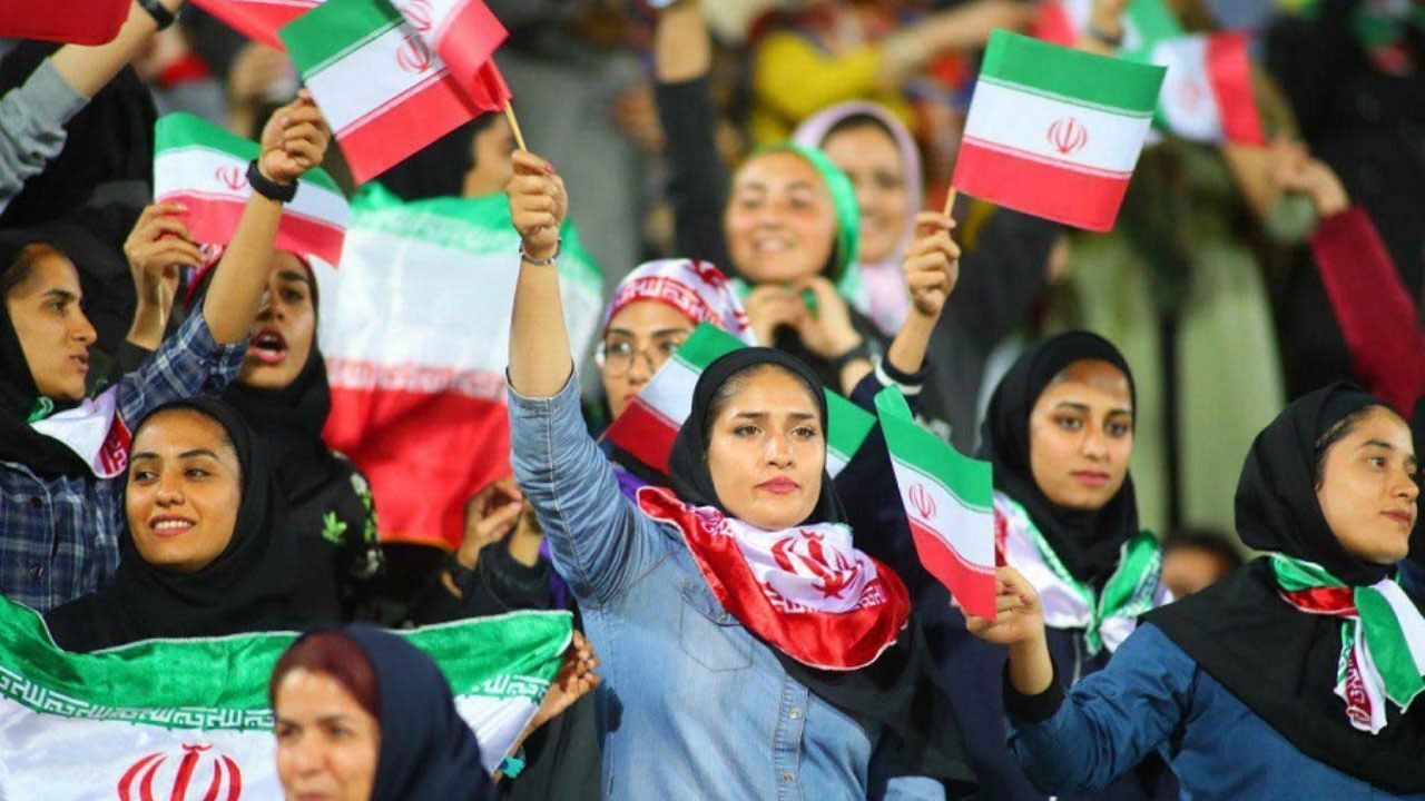 بلاتکلیفی زنان برای ورود به ورزشگاه‌ها ادامه دارد
