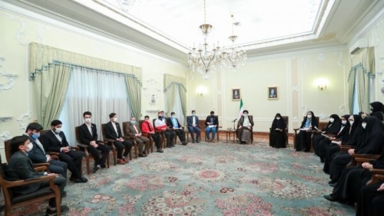 نظام آموزشی کشور باید به دنبال اعتلای روحی دانش‌آموزان باشد
