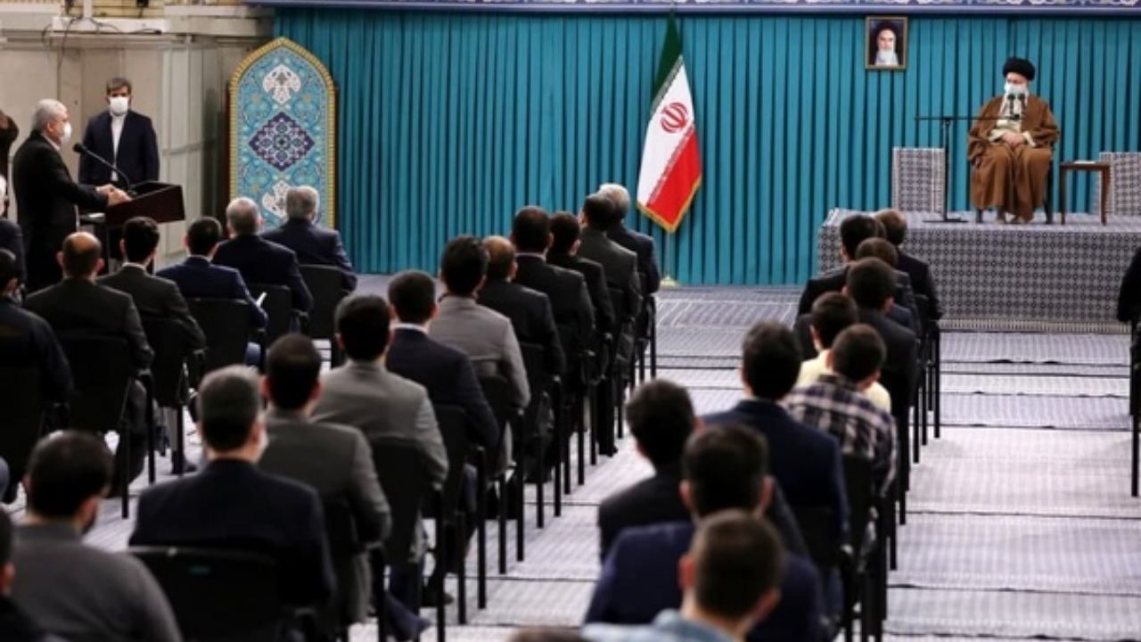 وقتی ملتی از توانایی‌های خود غفلت کرد، غارت او آسان می‌شود/ اینکه عناصری در بعضی دانشگاهها، جوان نخبه را به ترک میهن تشویق می‌کنند، صریحاً خیانت به کشور است