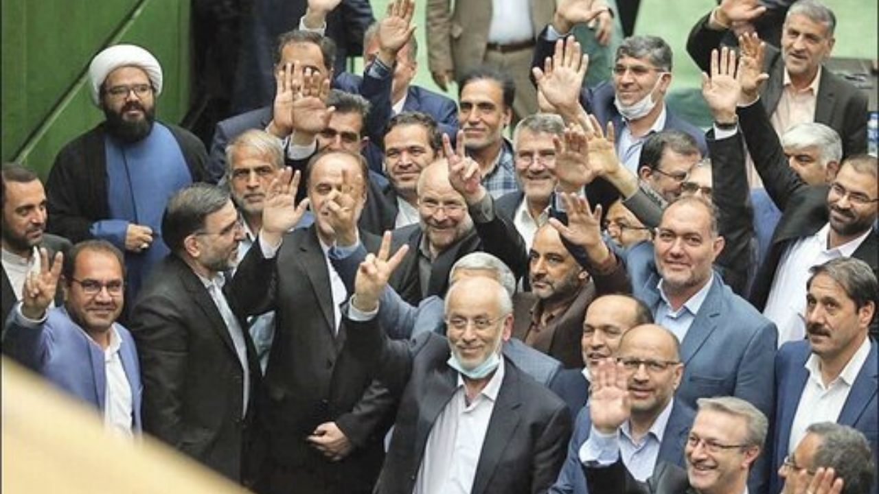 وعده حامیان گزینه سوم وزارت آموزش و پرورش به نمایندگان استان‌ها در مجلس/  رأی اعتماد بدهند، انتصاب مدیران کل استان‌ها با نظر آنها خواهد بود