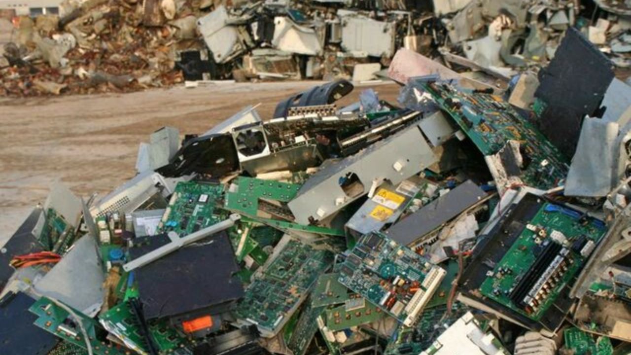 از تورهای تهران‌گردی تا ضایعات الکتریکی سونامی آلودگی دنیا