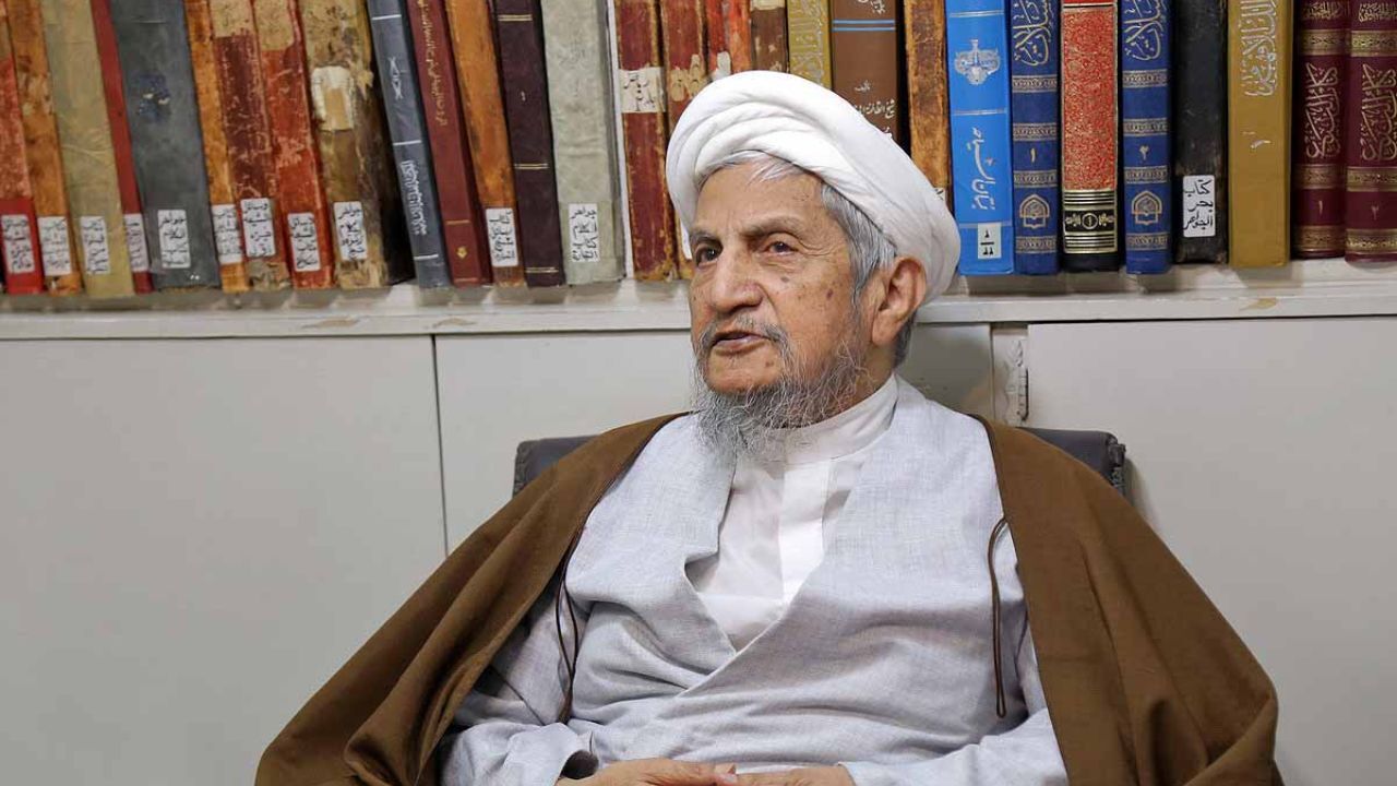 برای حفظ نظام و این مردم باید جاهایی کوتاه آمد