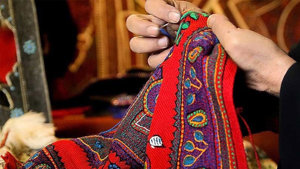 از سرگیری بیمه هنرمندان و صنعتگران صنایع دستی