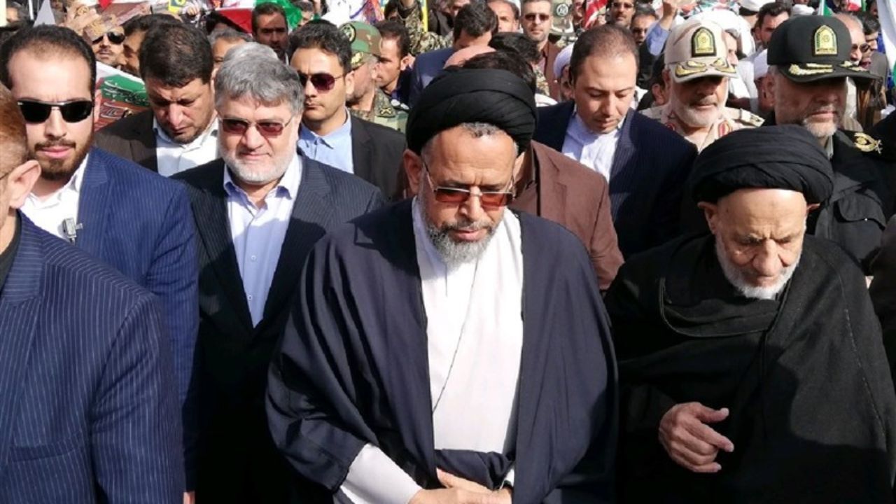 حضور وزیر اطلاعات در جمع راهپیمایان 22 بهمن در بیرجند + عکس