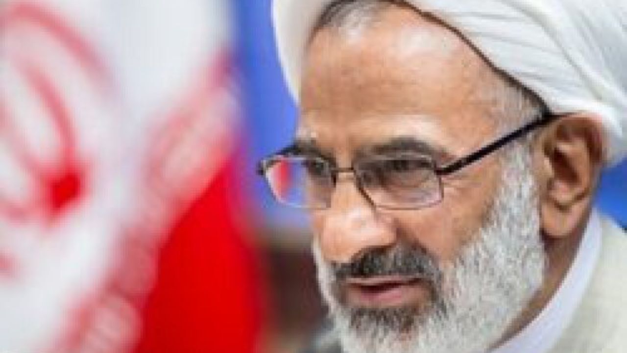 امت اهل بصیرت و انقلاب شکست ناپذیر است/ بمب ما بمب اتم نیست