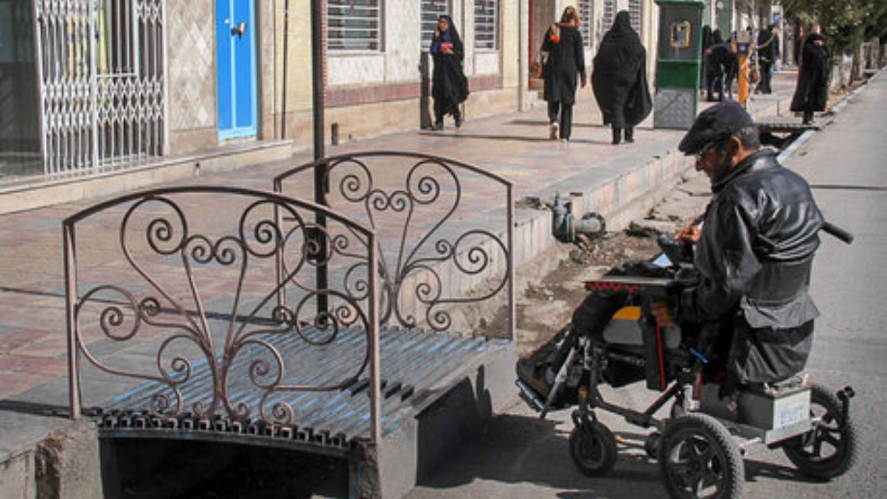 حداکثر مستمری معلولان 300 هزار تومان است