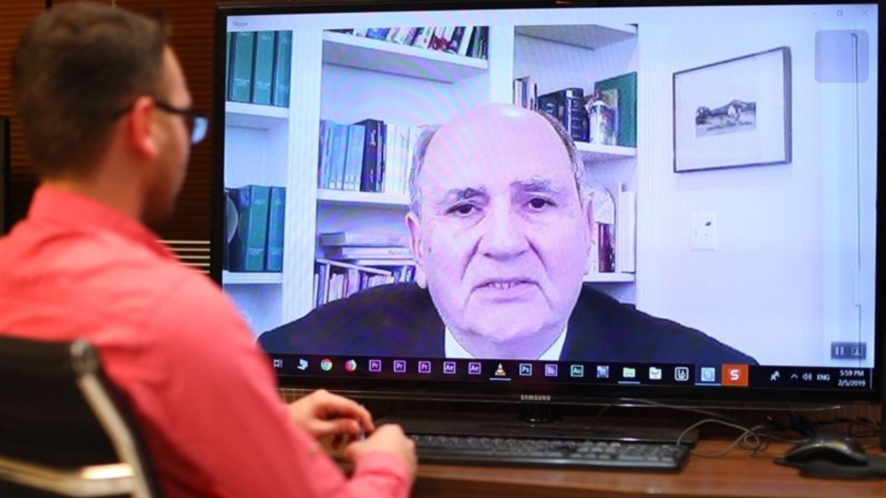 رضا پهلوی و فرح 22 میلیون دلار از عربستان پول گرفته‌اند/ شاه آدم ضعیفی بود/ شاه از عید فطر سال 57 روحیه‌اش را باخته بود