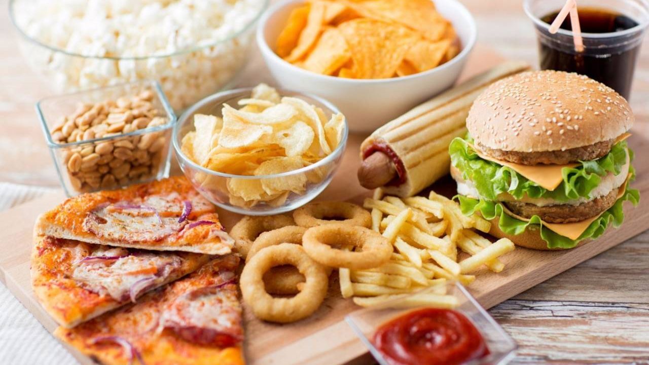 اگر افسردگی دارید، این خوراکی‌ها را نخورید