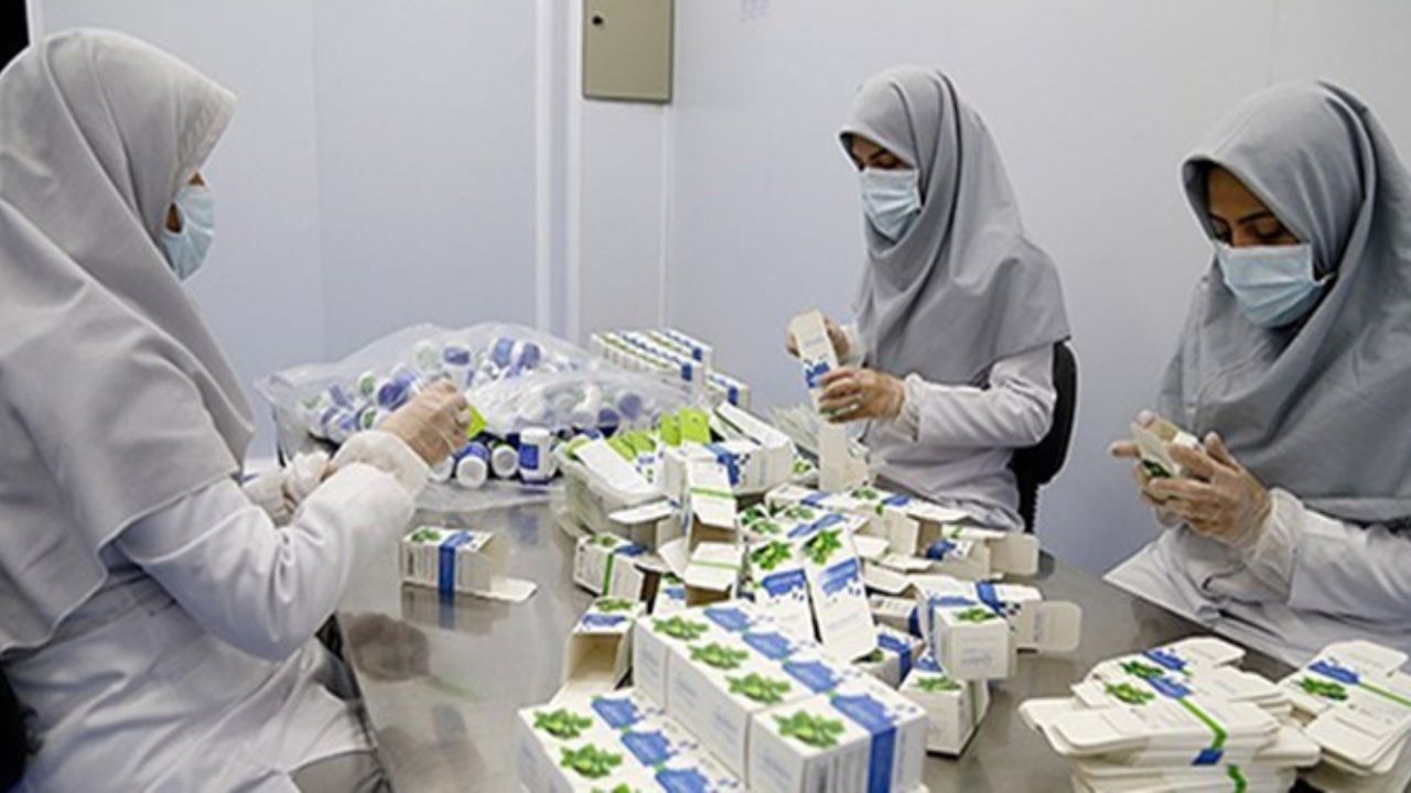 کمترین مشکل را در حوزه کمبودهای دارویی داریم/ واردات برخی داروهای بیماران خاص که تولید داخل ندارند ادامه پیدا می‌کند