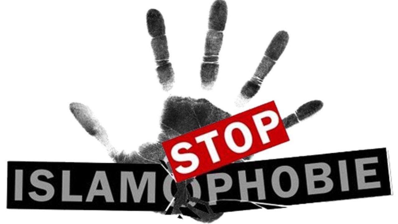 نصب دست‌نوشته توهین‌آمیز بر درب مسجدی در هلند