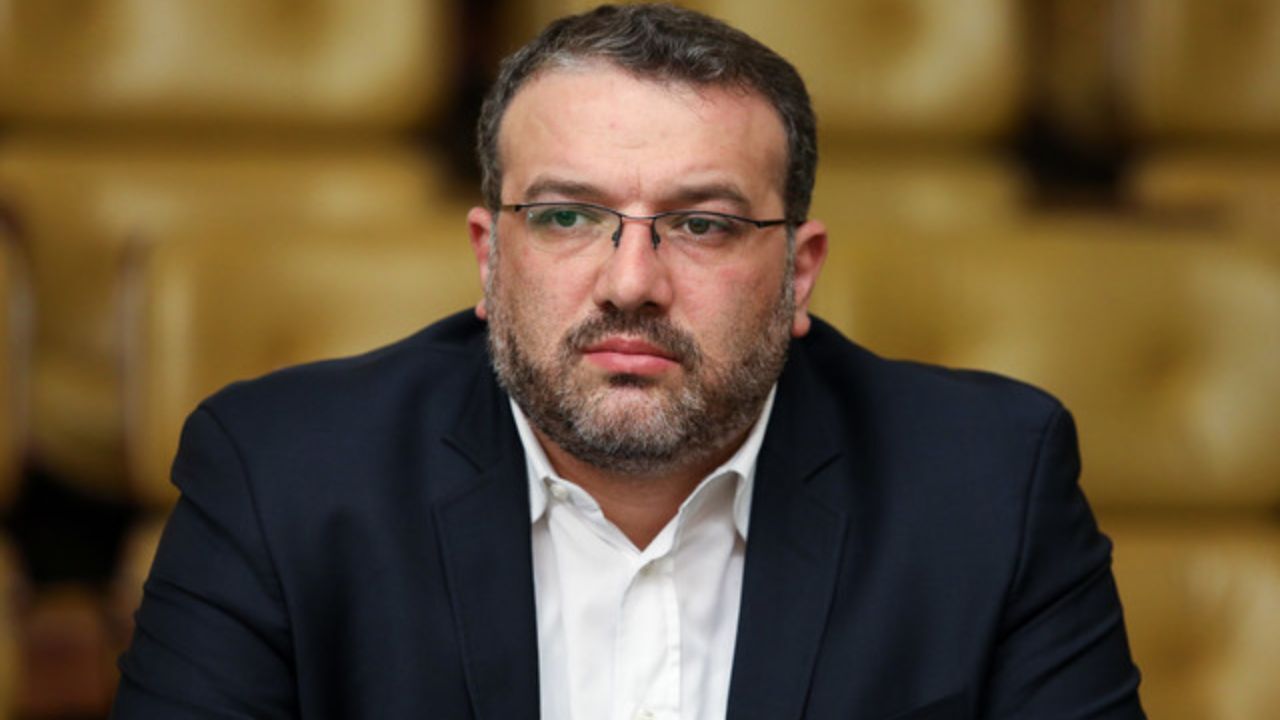 فضا برای واگذاری سرخابی‌ها آماده نیست/ تجربه تلخی در واگذاری شرکت‌های دولتی داشته‌ایم/ بحث درآمدزایی و نوع نظارت بر این دو تیم باید مشخص شود/ پرونده تحقیق و تفحص از سرخابی‌ها بلاتکلیف است