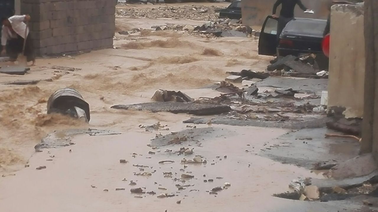 تهرانی‌ها مراقب سیلاب باشند