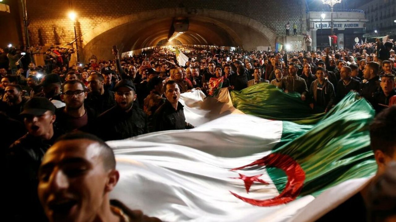 رئیس پارلمان الجزایر استعفا می‌دهد