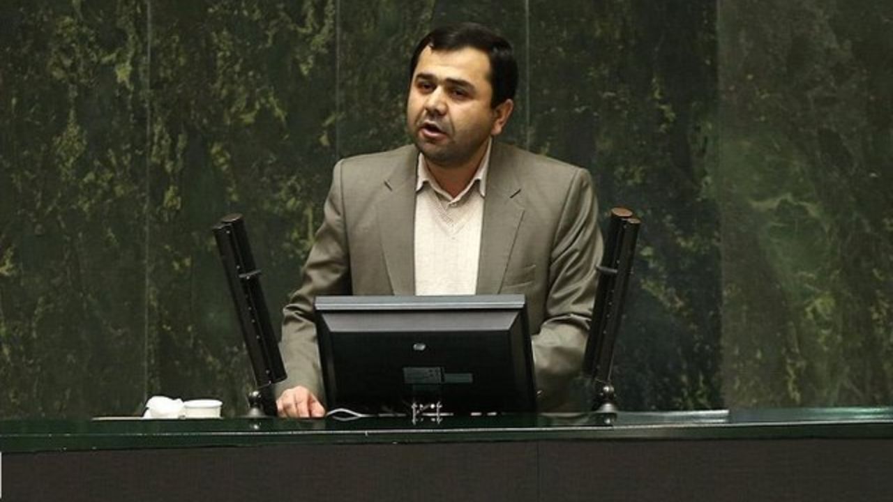 مشکل سیل‌زدگان با بدهکار کردن آنها به بانک‌ها حل نمی‌شود