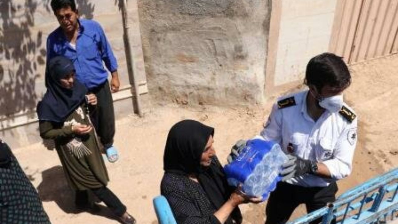 چهارتن اقلام در پلدختر توسط نیروهای اورژانس توزیع شد