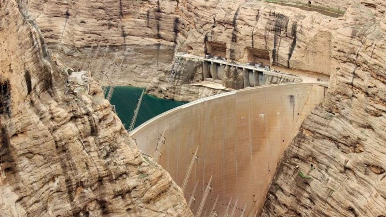 هیچ سدی در خوزستان نمی‌شکند/ ریسک‌ها را می‌پذیریم تا پایین دست در امان باشد/ محو ریزگردها؛ روی خوش سیلاب