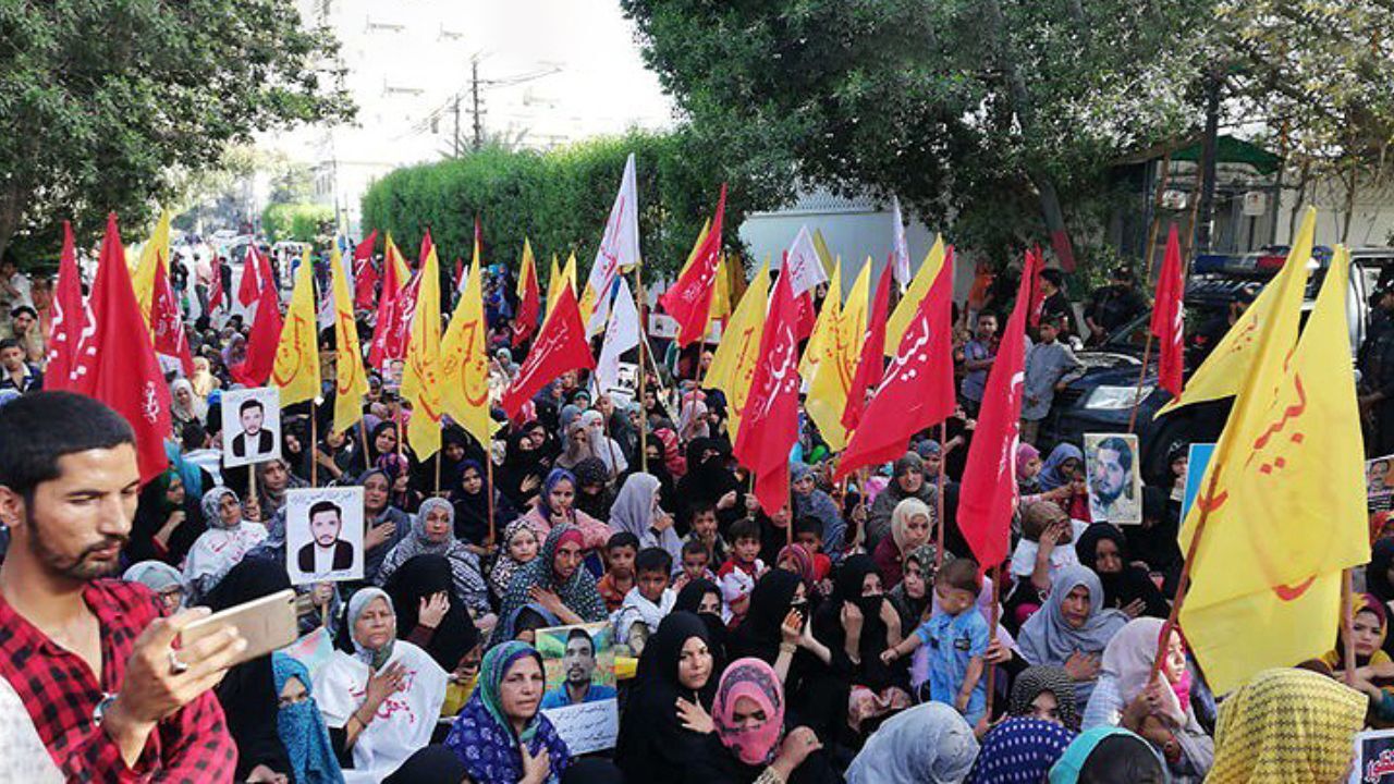 خانواده شیعیان ربوده‌شده پاکستان مقابل منزل رییس‌جمهور تحصن کردند