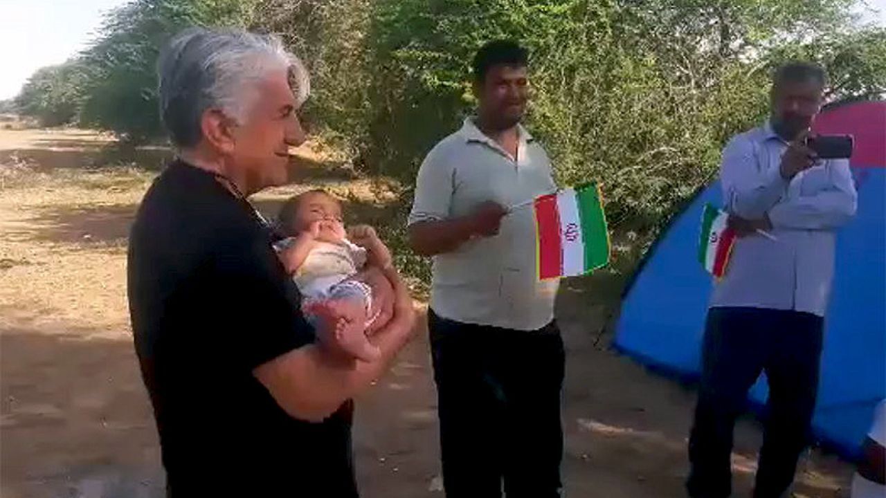 بچه‌داری رضا کیانیان در خوزستان + ویدئو