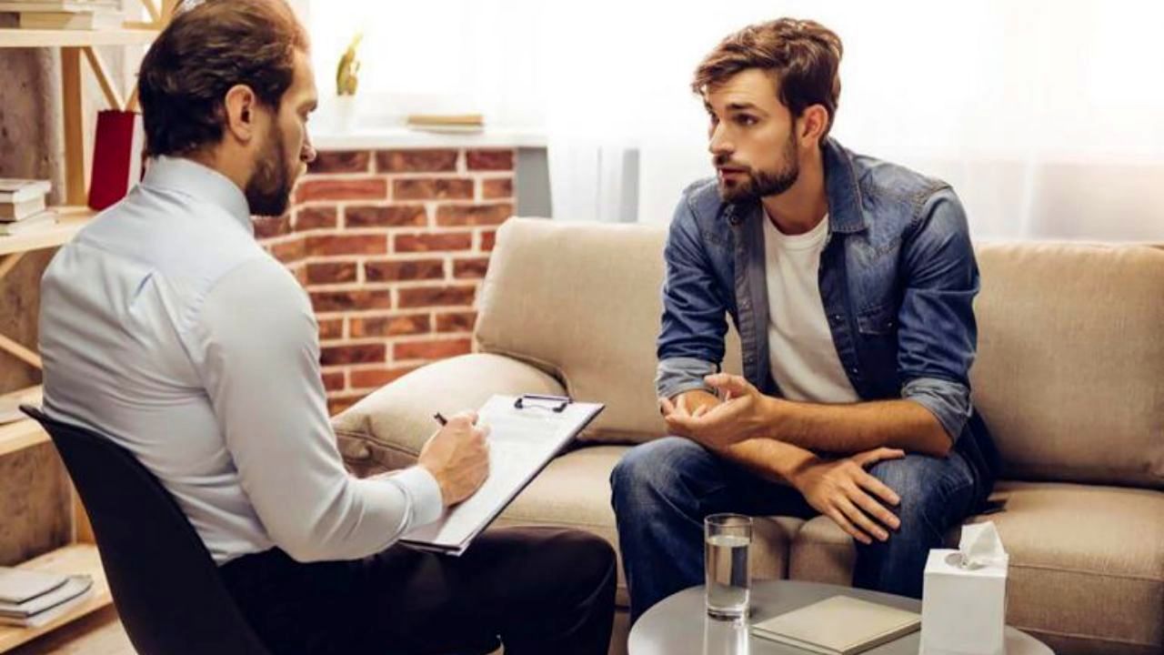 چه زمانی باید به روانشناس مراجعه کرد؟