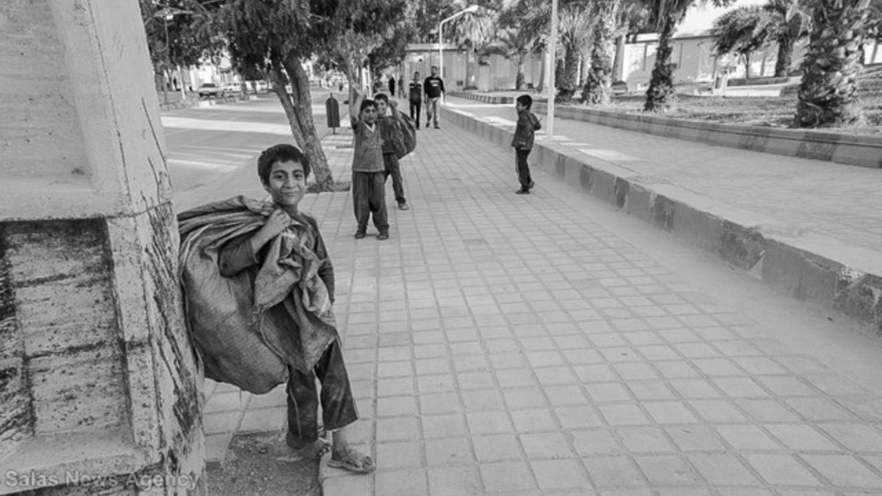 خداحافظی با کودکی برای یک لقمه نان