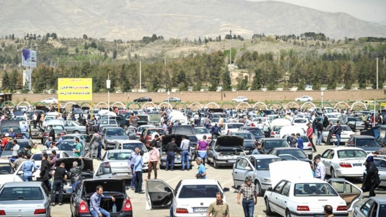چرا قیمت خودرو با دلار تناسب ندارد؟