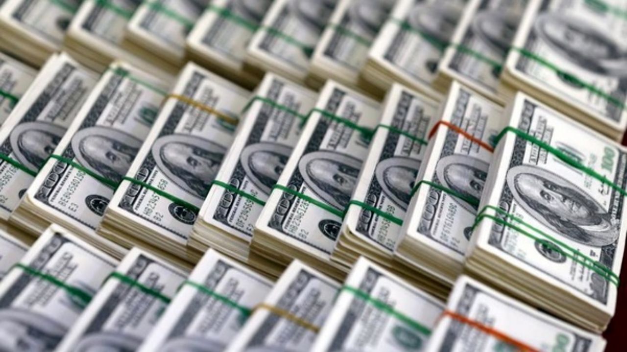 دلار در آستانه سقوط تاریخی دیگر