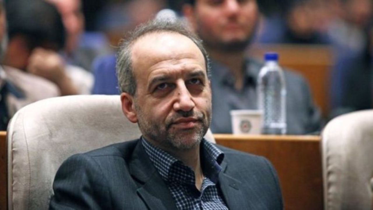 مواضع خانم میرقلی‌خان ارتباطی به من ندارد/ از زندگی شخصی او در حد کتابش می‌دانم 