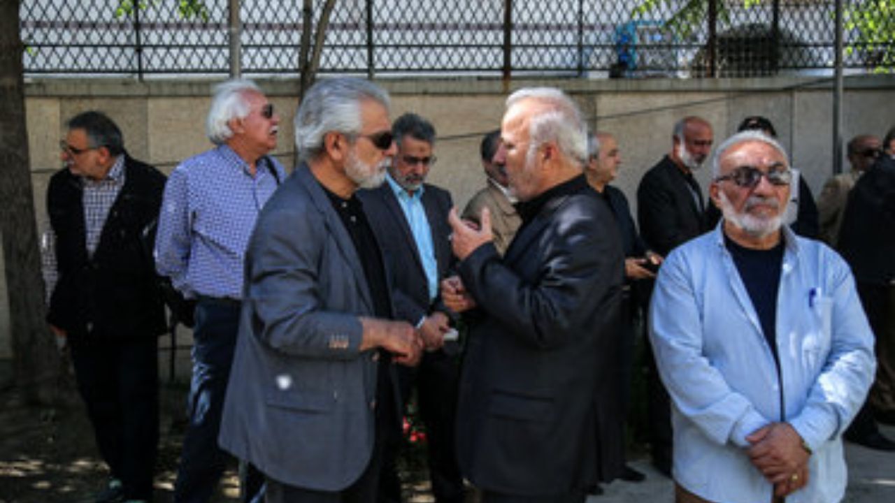 مراسم تشییع پیکر نویسنده «مختارنامه» برگزار شد/تصاویر