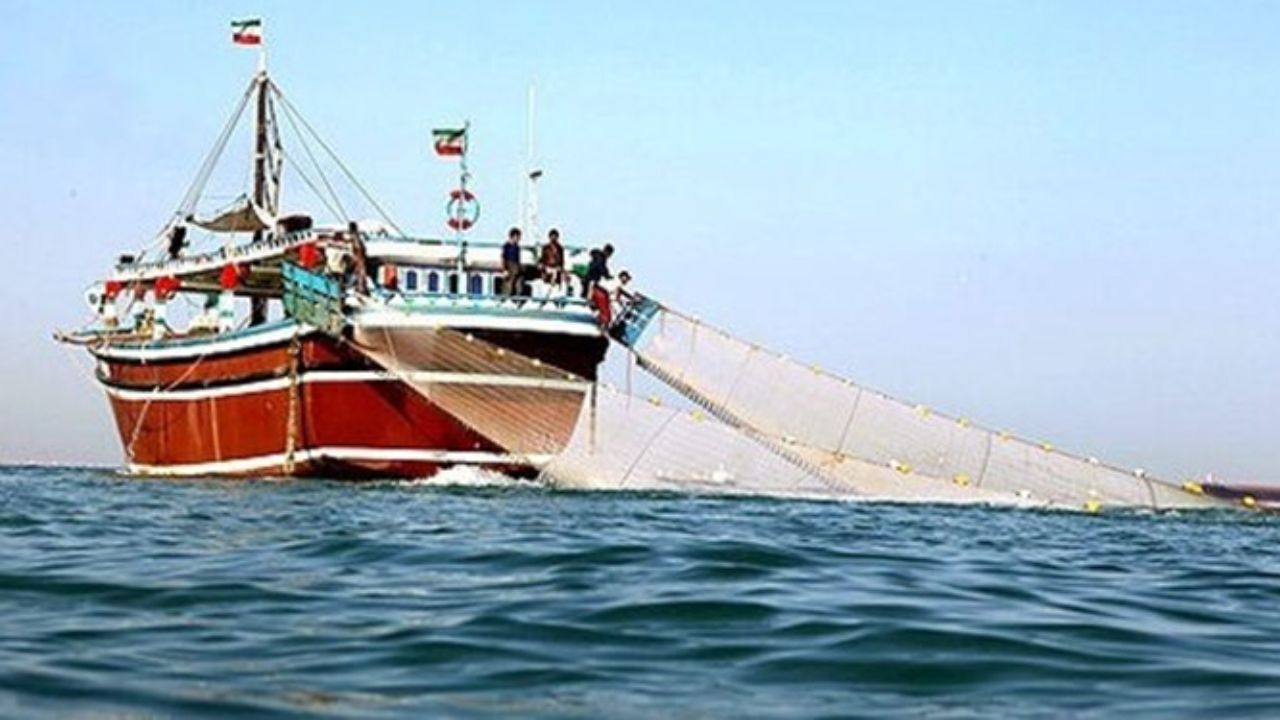 2 کشتی ترال در جنوب شرق توقیف شد
