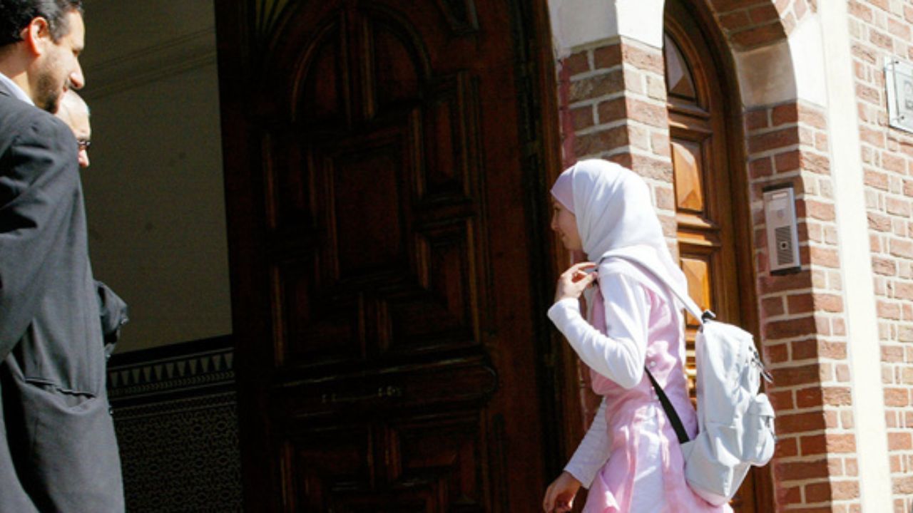 استفاده از روسری در مدارس اتریش ممنوع شد