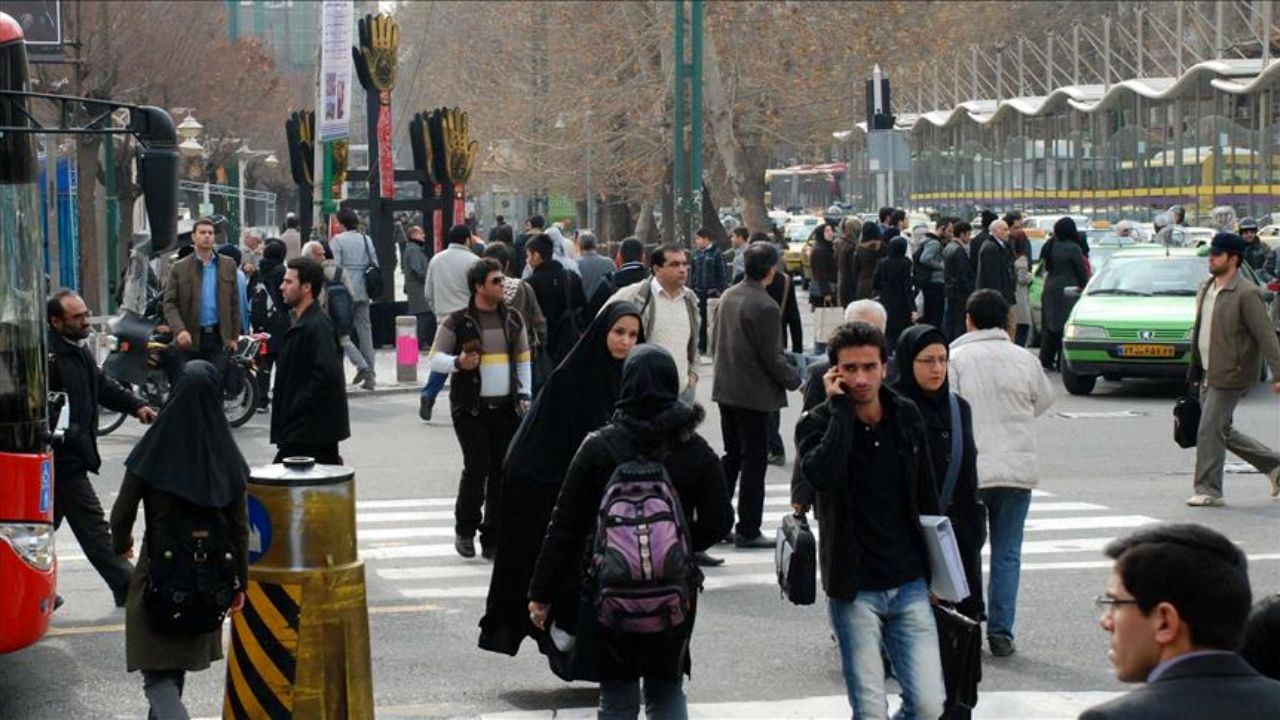 مردم حق دارند بدانند منابع بانکی کجا هزینه می‌شود