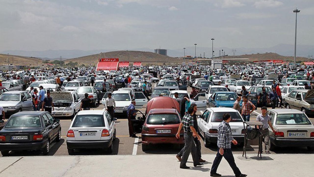 ادامه روند نزولی قیمت خودرو