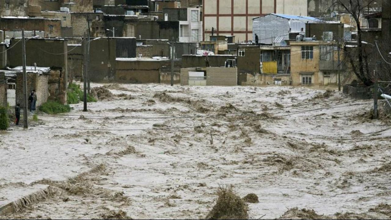 پرداخت 34 میلیارد تومان کمک بلاعوض به واحدهای سیل‌زده لرستان