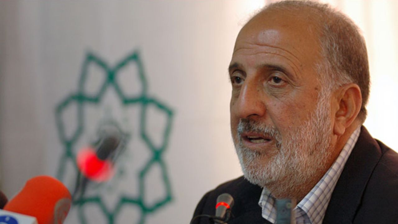 آبیاری فضای سبز با کمترین هدر رفت آب انجام شود