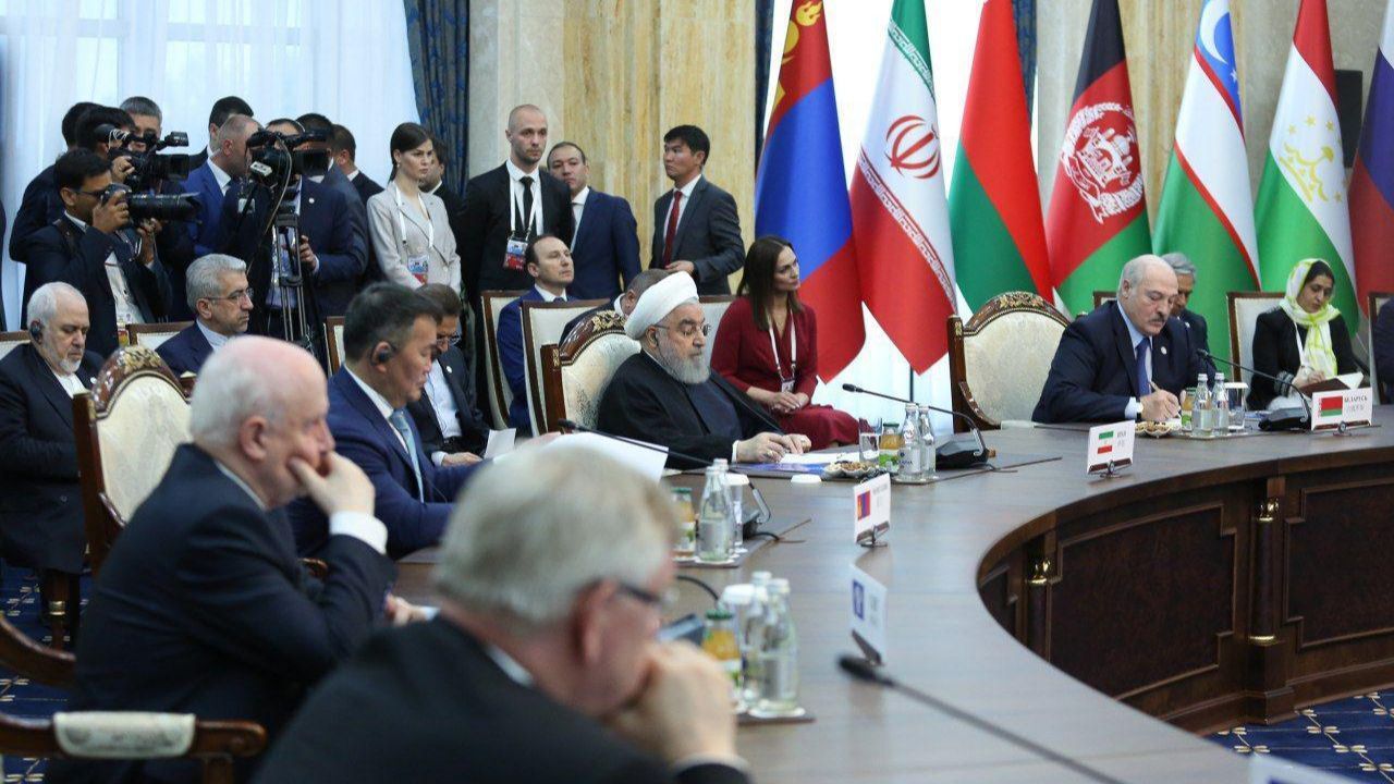 همه ما از شرق تا غرب، باید در برابر خطر افراط‌گرایی متحد باشیم/ افراط‌گرایی توسعه، صلح و امنیت جهان را تهدید می‌کند/ در عراق و سوریه برای صلح جنگیده‌ایم/ اعضای برجام به تعهدات خود عمل کنند/ آمریکا به طور یکجانبه از برجام خارج شده و دیگر کشورها را نیز تهدی
