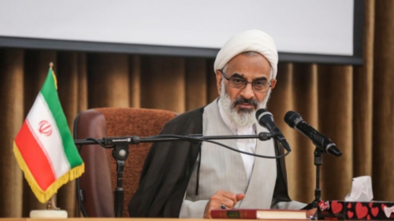 دشمن می‌خواهد انقلاب را با انقلابیون زمین بزند/ آمریکایی‌ها با نامه و واسطه گفتند به کی قسم بخوریم ما نمی‌خواهیم حمله کنیم/ کسی که می‌گوید چرا خرج موشک می‌کنید سخنش خلاف قرآن است