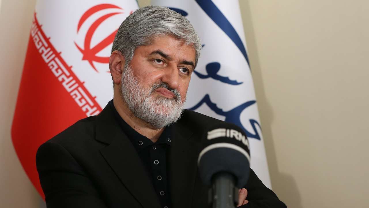 واکنش علی مطهری به قتل یک زندانی سیاسی در زندان فشافویه/حادثه‌ای شبیه زندان کهریزک اتفاق افتاده است