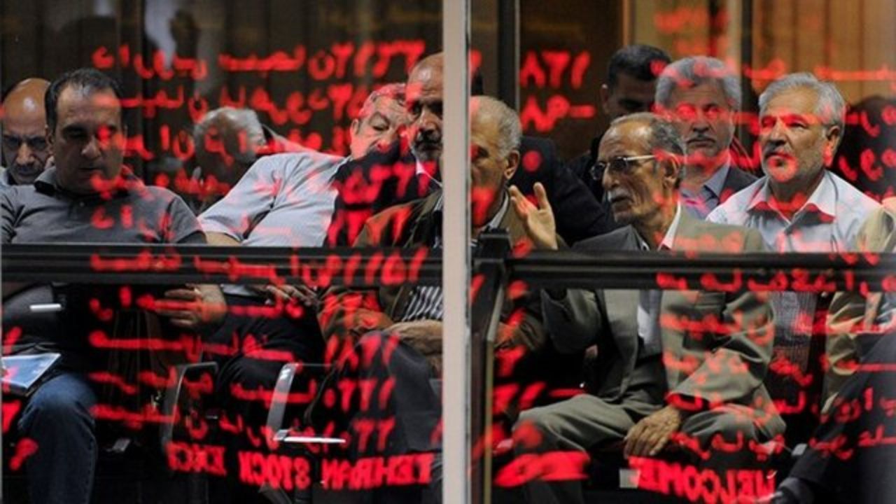 شاخص بورس عقب نشینی کرد