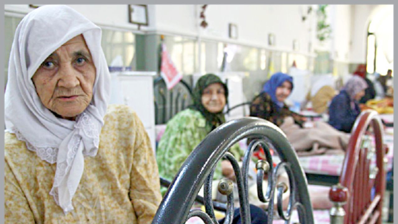 میزان شادی سالمندان کشور رو به کاهش است/ تورم، اصلی‌ترین عامل فشار روانی سالمندان