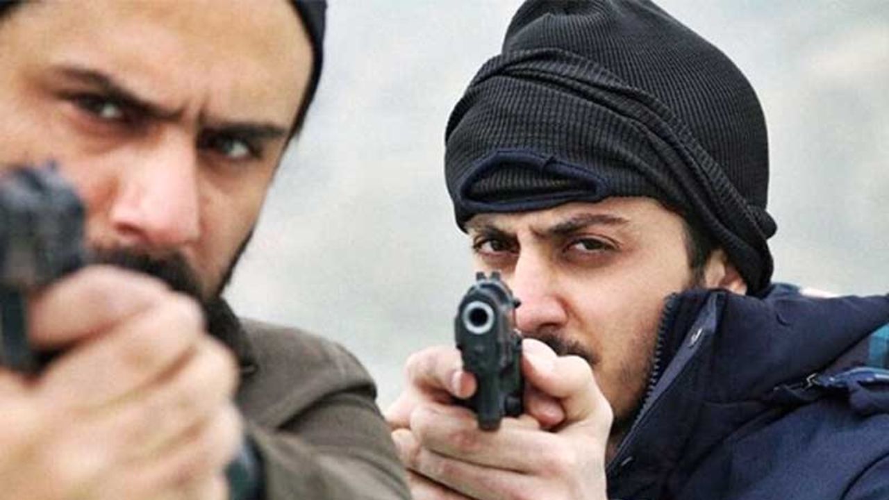 «گاندو»ی تلویزیون/ ربیعی: «گاندو» نسبت به هجمه‌های دیگر صداوسیما چیز خاصی نیست/ ظریف: اصلا تلویزیون نمی‌بینم/ سردار کوثری: نمی‌توانم درباره روایت‌های «گاندو» تضمینی بدهم/ آشنا: جالب است که می‌گویند «گاندو» سانسور شده است
