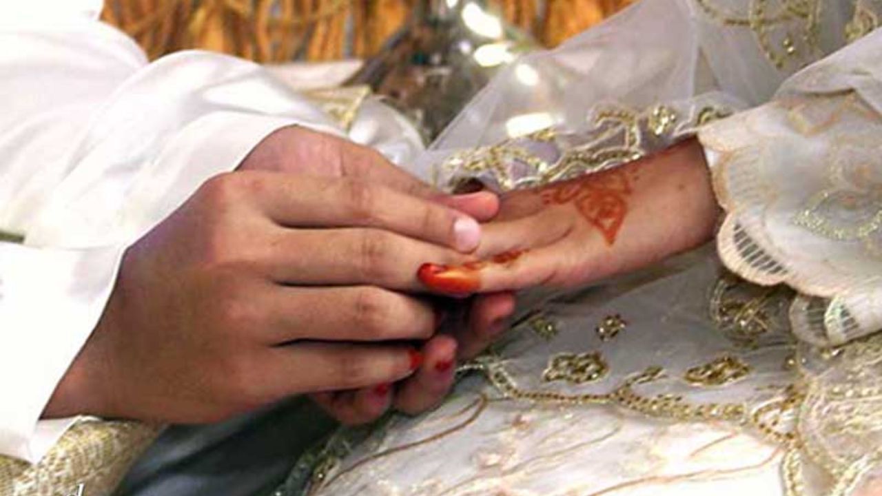 مادر سیرجانی از ازدواج دختر 10 ساله‌اش منصرف شد