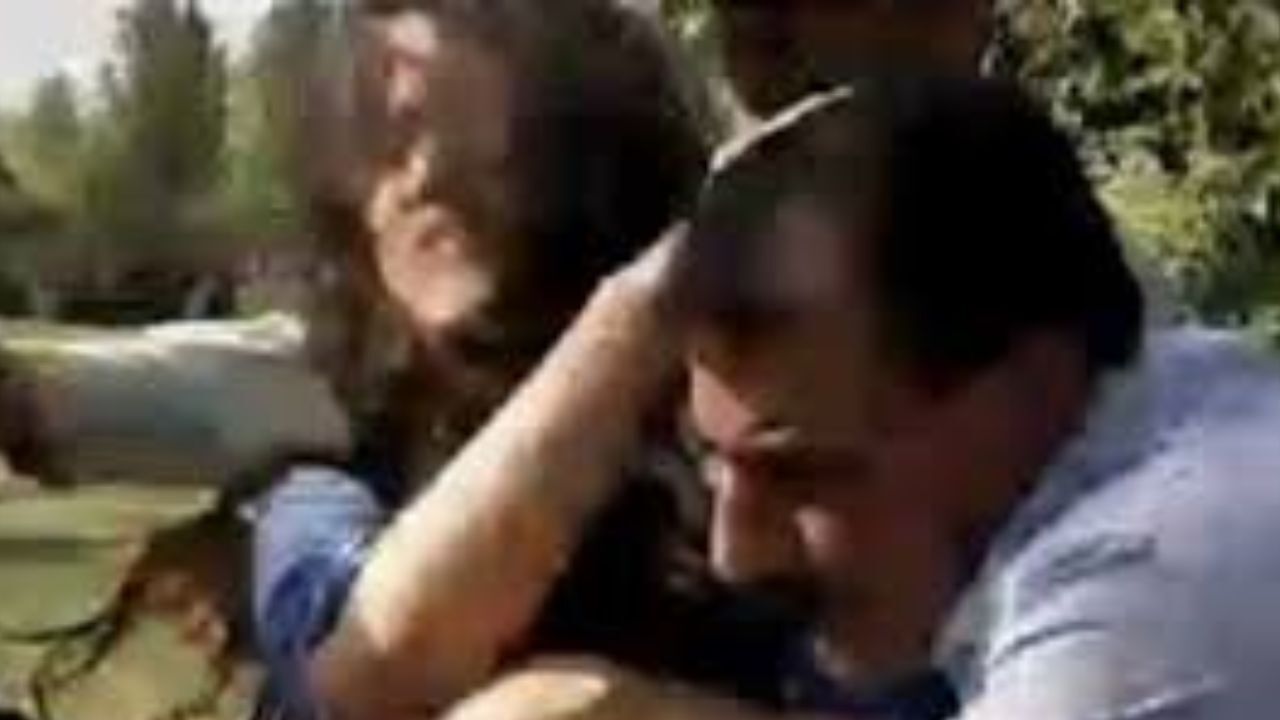 ماجرای رفتار خشونت‌آمیز پلیس با یک دختر چه بود؟/ رئیس پلیس پایتخت: ماموران متخلف بازداشت و عزل شدند/ سلحشوری: این کارها به اسم امر به معروف و نهی از منکر انجام می‌شود/ طرح سوال از وزیر کشور برای توضیح درباره علت برخورد خشن نیروی انتظامی با دختر جوان