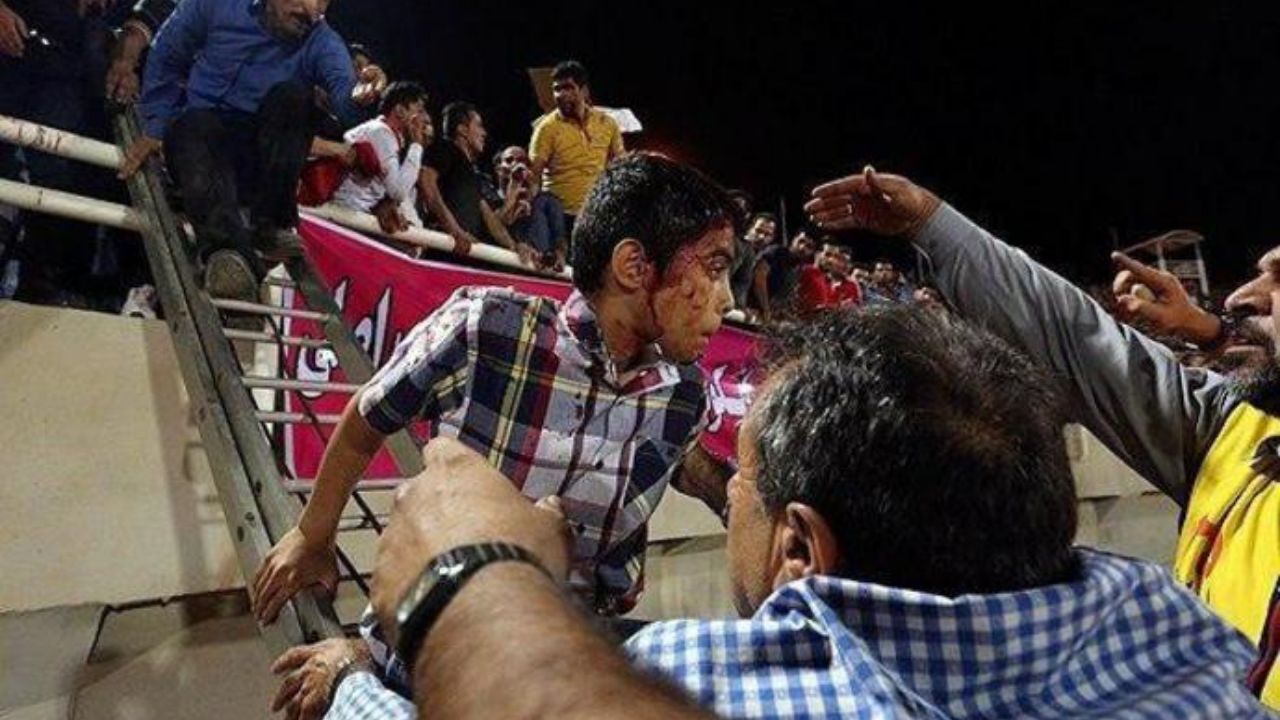 لیگ برتر فوتبال ایران با تهدید تاج تعطیل می‌شود؟/ آیا ورزشگاه‌ها به دوربین‌های امنیتی مجهز می‌شوند؟/ امنیت به استادیوم‌های ایران بازمی‌گردد؟/ ورزشگاه‌ها از افراد شرور خالی می‌شوند؟