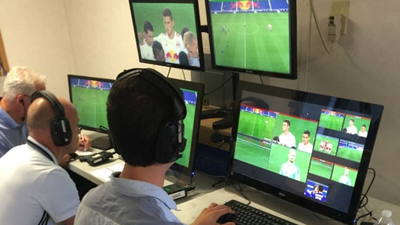 VAR گران است، فدراسیون فوتبال باید کمک کند