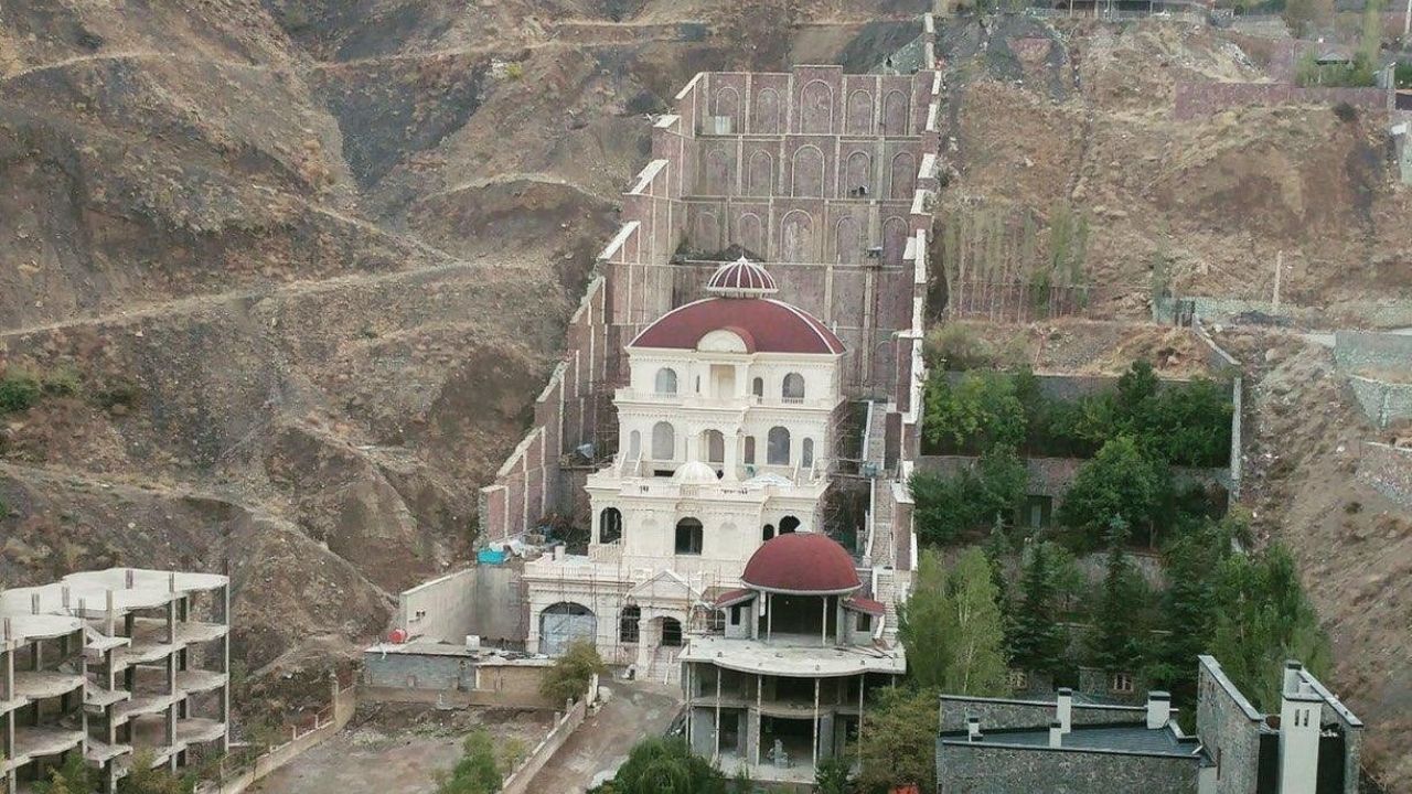 کوه‌تراشی در لواسان جلوی چشم مقامات محلی!