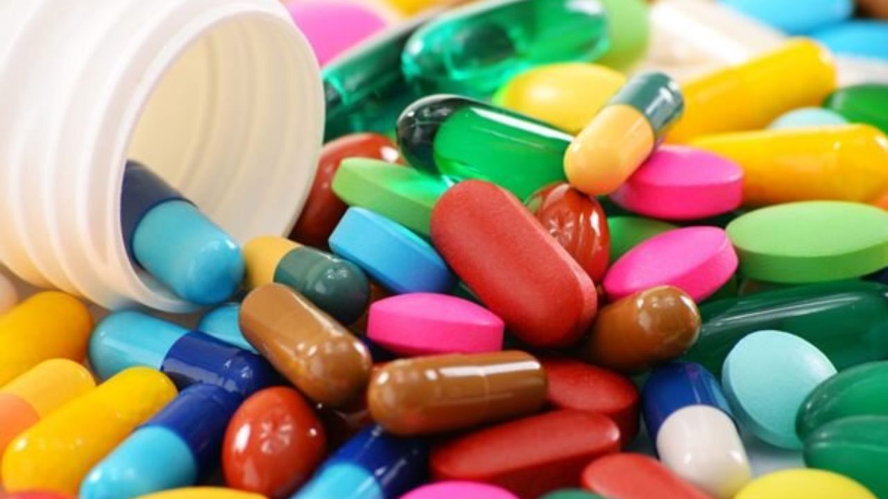 بی نیازی از واردات دارو نزدیک است/ورود 100قلم داروی جدید به بازار