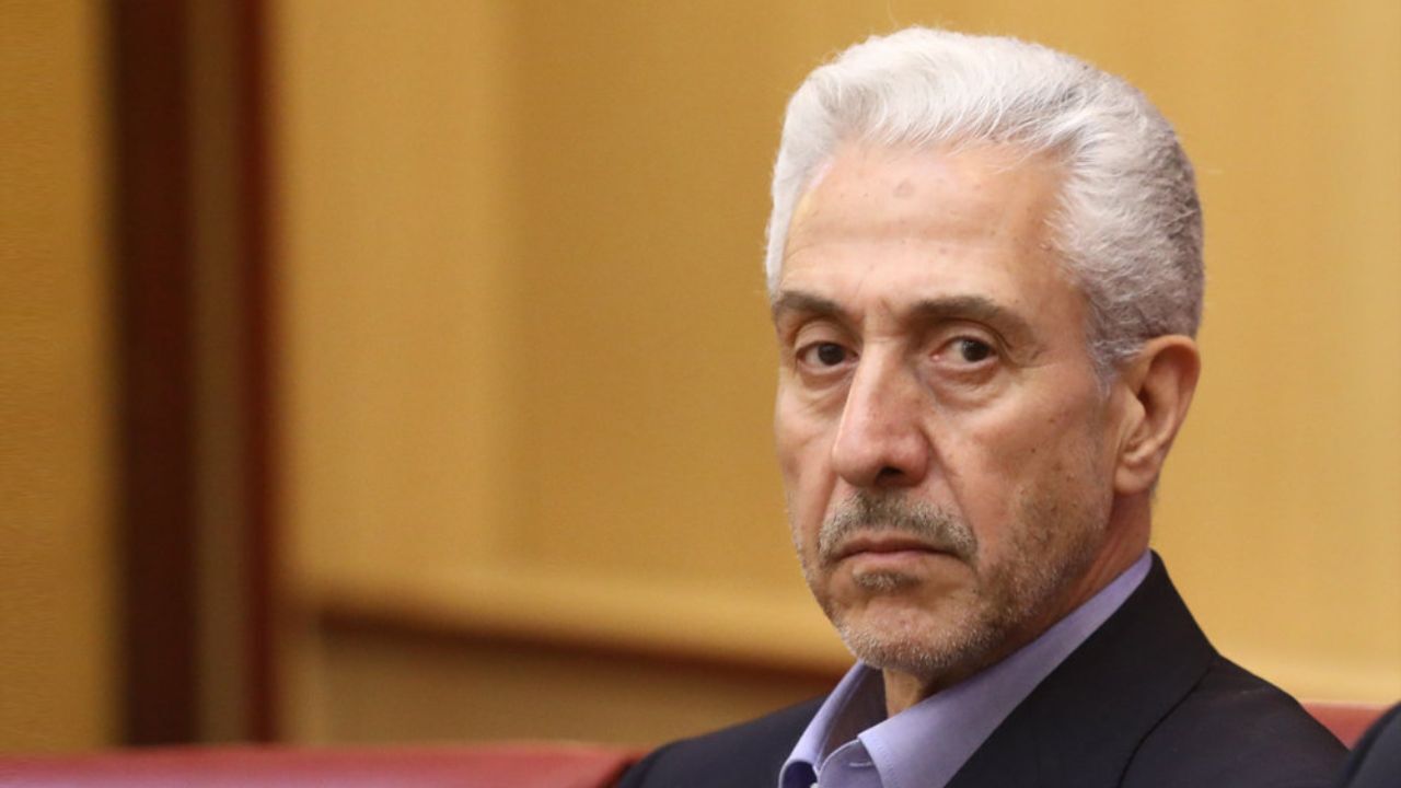 فارغ‌التحصیلان متقاضی خروج از کشور باید هزینه بپردازند