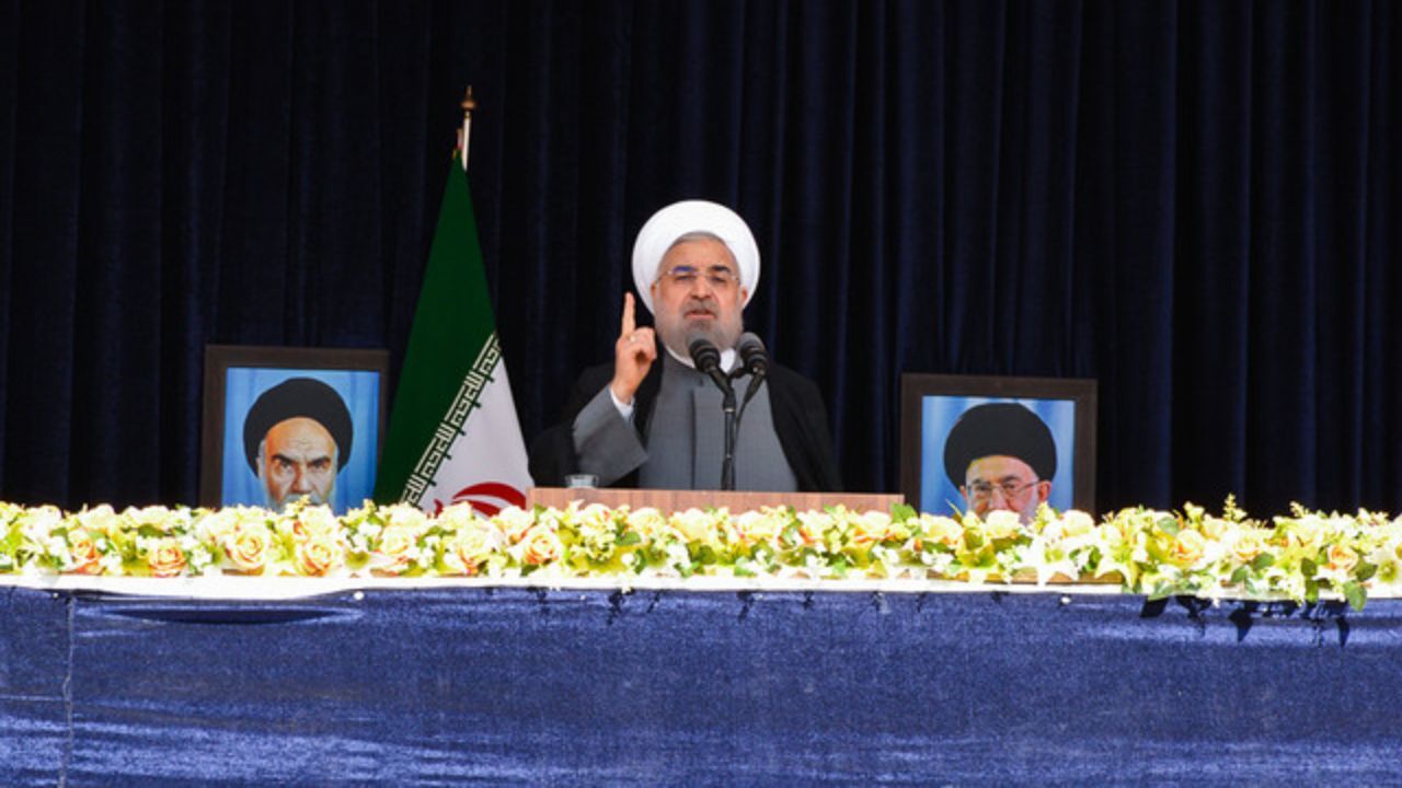 آنان سخن از مذاکره می‌زنند اما وزیر خارجه ما را تحریم می‌کنند/ دشمنان از تحریم‌ها پشیمان خواهند شد/ اهل جنگ نیستیم اما همیشه در دفاع سنگ تمام گذاشتیم