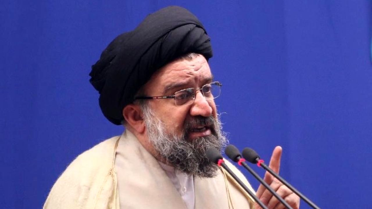 وزیر خارجه مستحکم در مقابل مستکبرین بایستد/ آمریکا با تحریم ظریف استیصال و عجز دولت خود را نشان داد