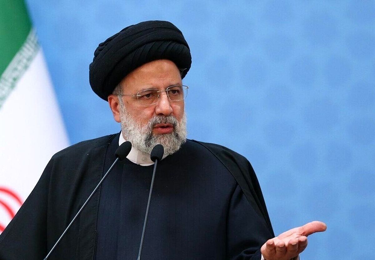 حتی کسی هم که بازی می‌کند، نباید از او حال‌گیری شود
